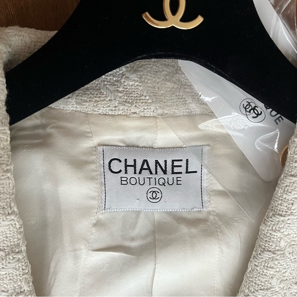 SOLD! 💔 Rare Vintage CHANEL 1993 SS Runway Tweed Cropped Jacket Blazer CC Logo - Picture 7 of 17
